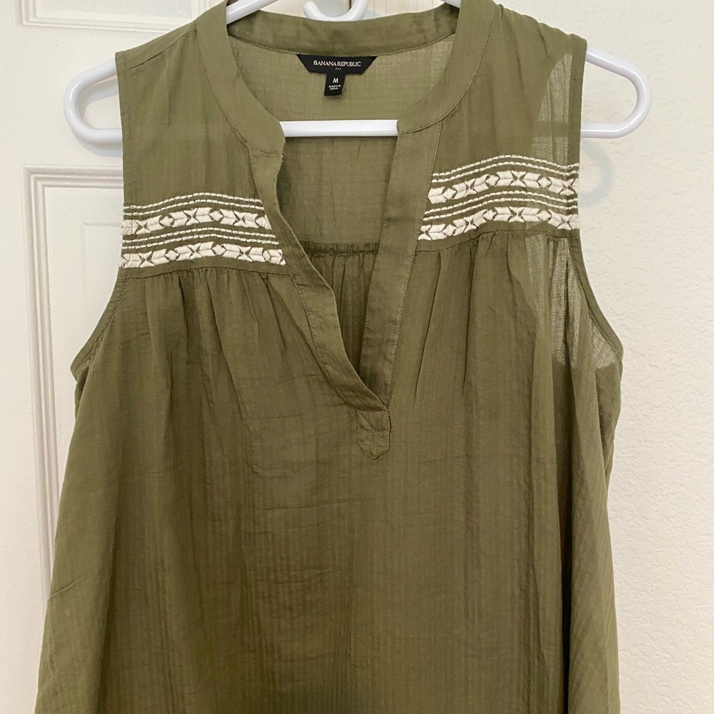 Banana Republic olive top